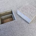 uitsparing in betontegel voor vierkante spot